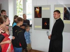 Wystawa o cudzie Świętego Ognia w Biłgoraju