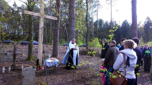 Nosów: poświęcenie krzyża w rocznicę zbrodni z 1944 roku