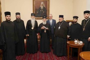 Przekazanie relikwii św. Ireneusza z Lyonu.