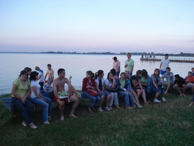 Młodzież z Diecezji Lubelsko – Chełmskiej nad Jeziorem Świtaź